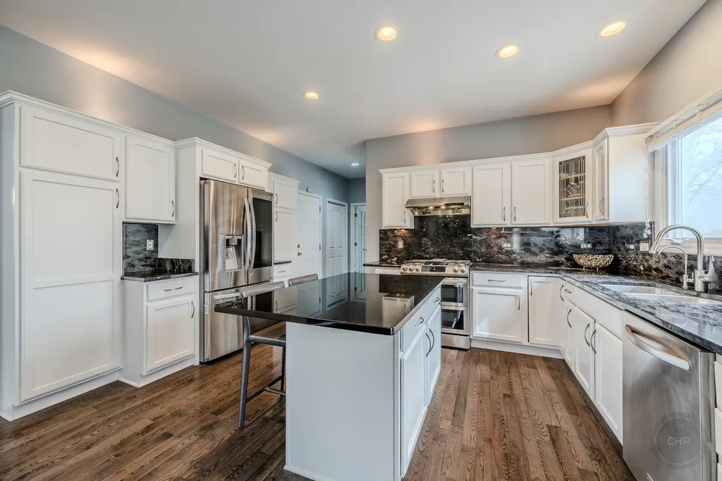2805 Clara Avenue Aurora IL 60502