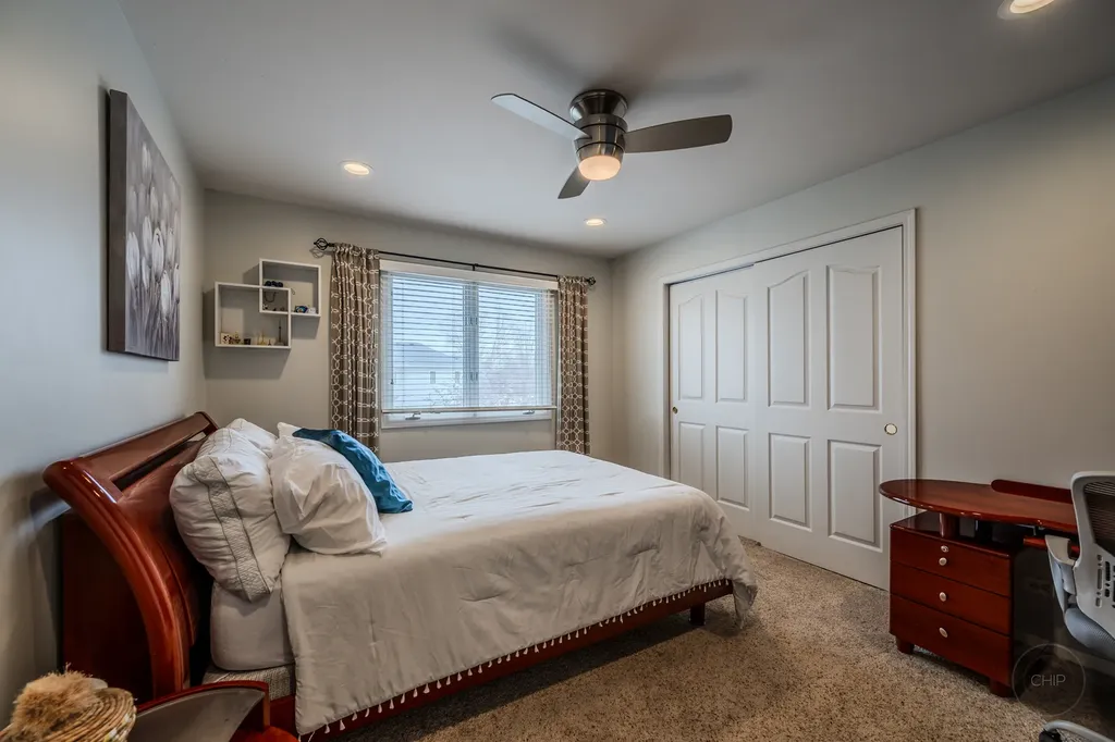2805 Clara Avenue Aurora IL 60502
