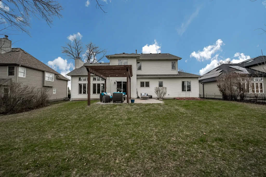 2805 Clara Avenue Aurora IL 60502