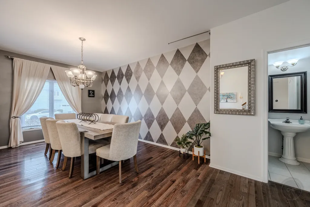 2805 Clara Avenue Aurora IL 60502
