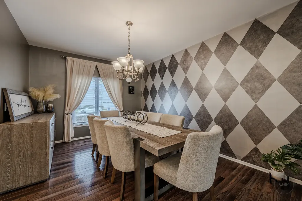 2805 Clara Avenue Aurora IL 60502