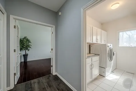 2805 Clara Avenue Aurora IL 60502