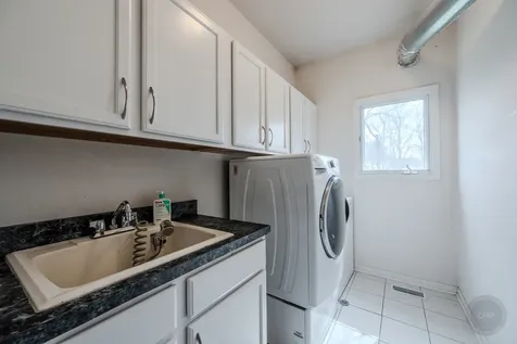 2805 Clara Avenue Aurora IL 60502