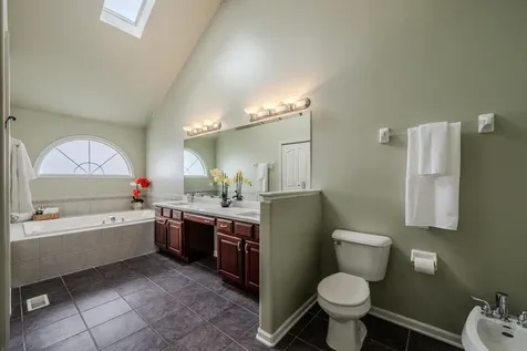 2805 Clara Avenue Aurora IL 60502