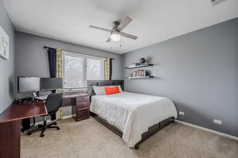 2805 Clara Avenue Aurora IL 60502