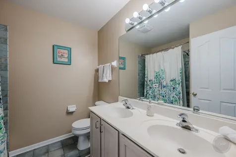 2805 Clara Avenue Aurora IL 60502