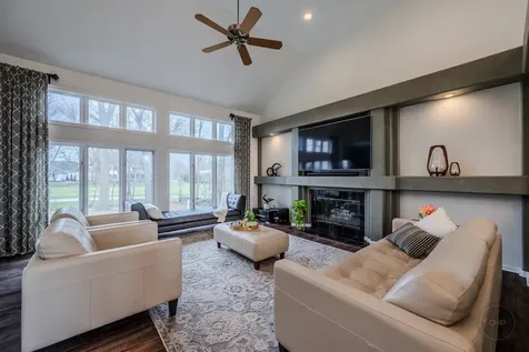 2805 Clara Avenue Aurora IL 60502
