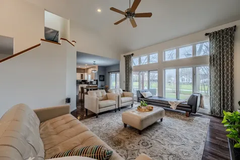2805 Clara Avenue Aurora IL 60502