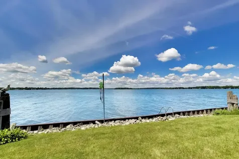 37292 North Stanton Point Road Ingleside IL 60041