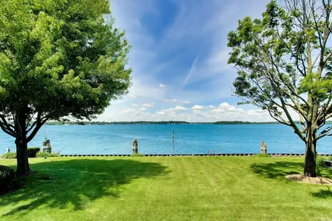 37292 North Stanton Point Road Ingleside IL 60041