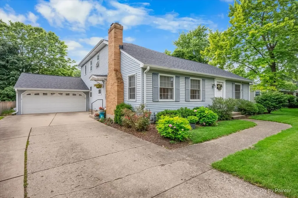 157 South Rosedale Avenue Aurora IL 60506