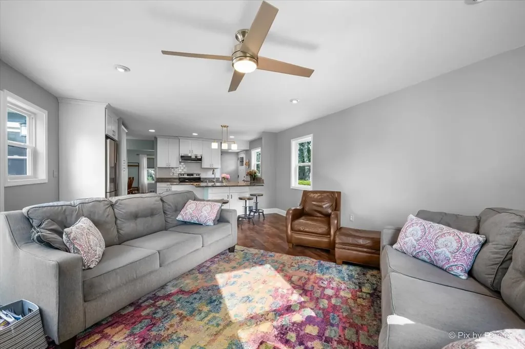 157 South Rosedale Avenue Aurora IL 60506