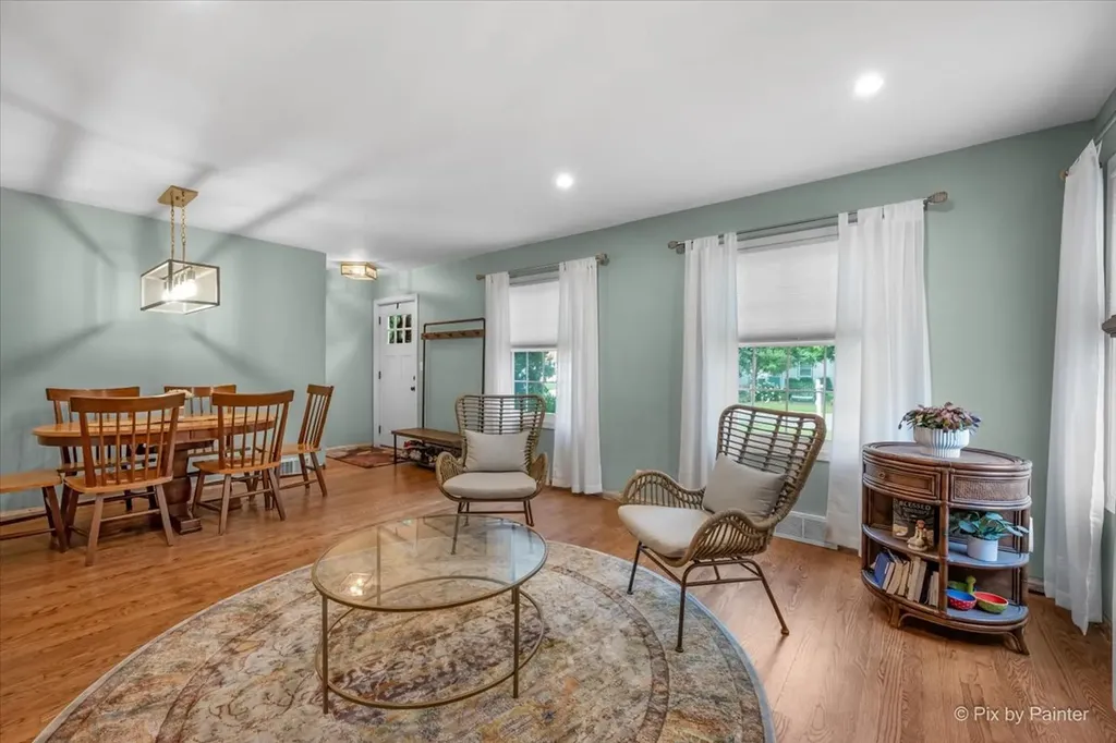 157 South Rosedale Avenue Aurora IL 60506