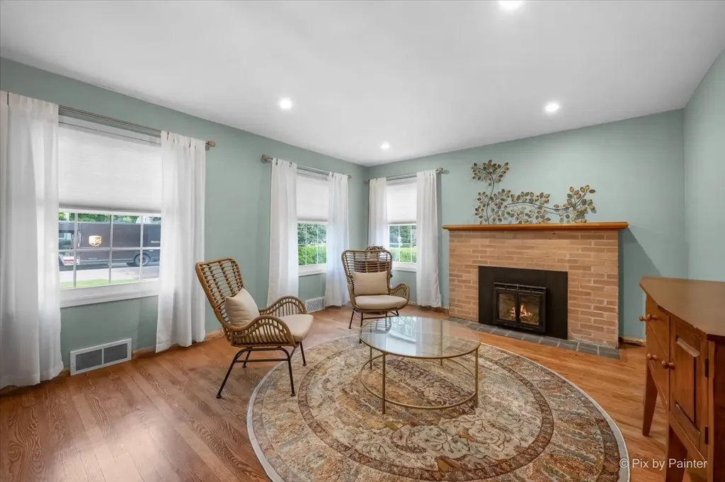 157 South Rosedale Avenue Aurora IL 60506