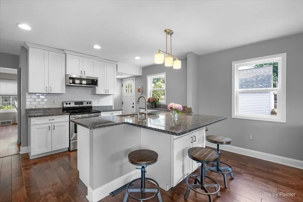 157 South Rosedale Avenue Aurora IL 60506