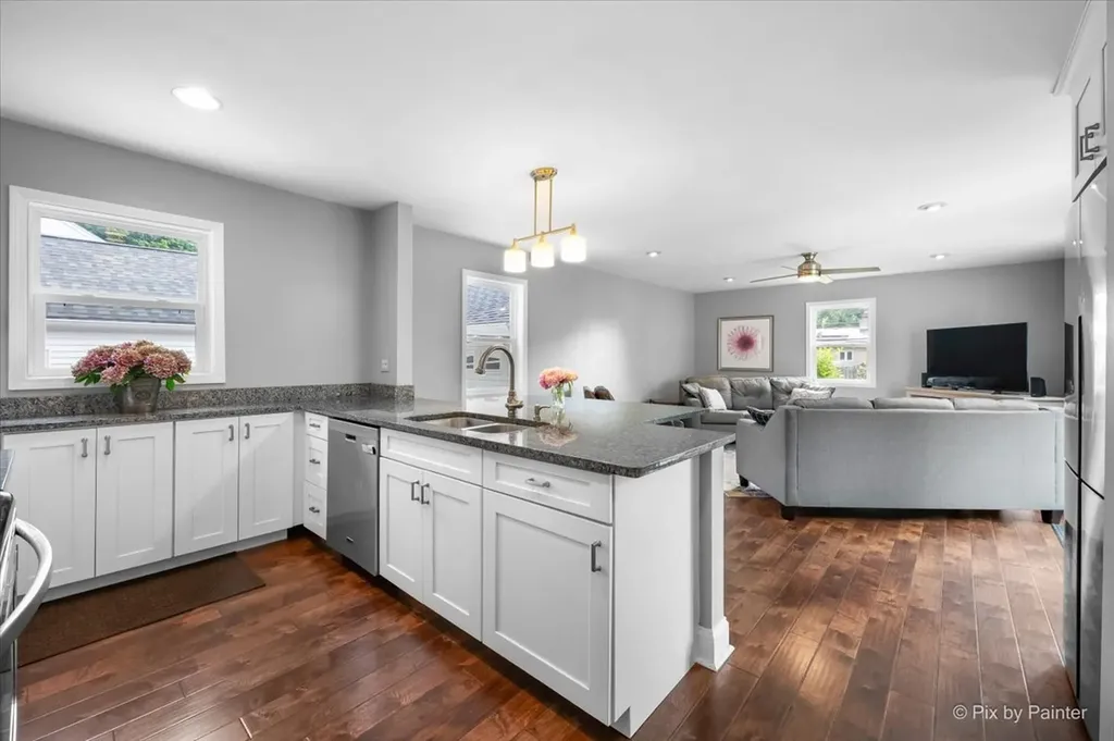 157 South Rosedale Avenue Aurora IL 60506