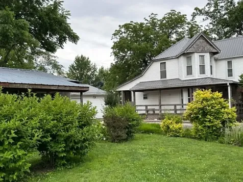 704 West Green Street Newman IL 61942