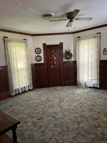 704 West Green Street Newman IL 61942