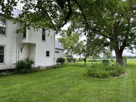 704 West Green Street Newman IL 61942