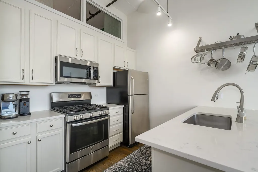 1224 West Van Buren Street Chicago IL 60607