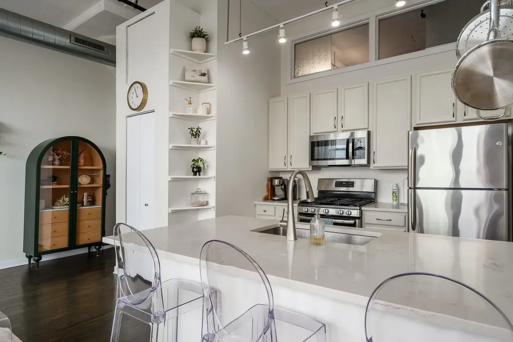 1224 West Van Buren Street Chicago IL 60607