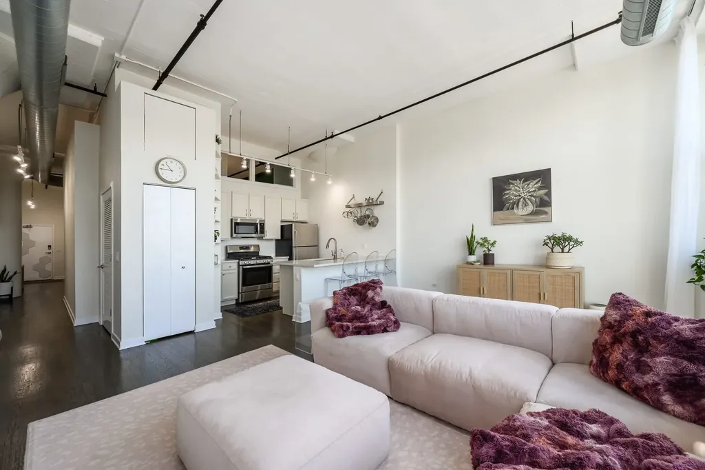 1224 West Van Buren Street Chicago IL 60607