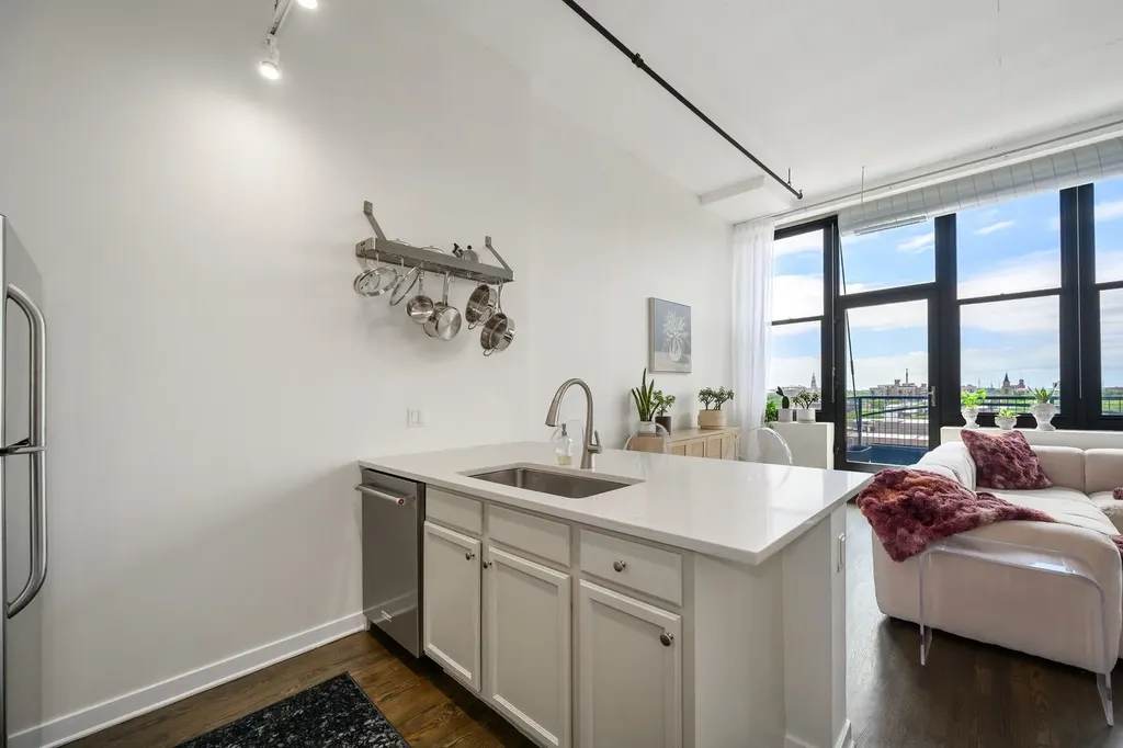 1224 West Van Buren Street Chicago IL 60607
