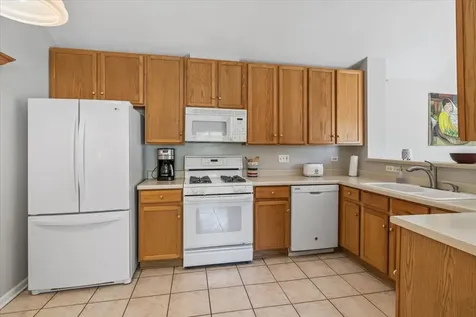 1720 Sienna Court Wheeling IL 60090