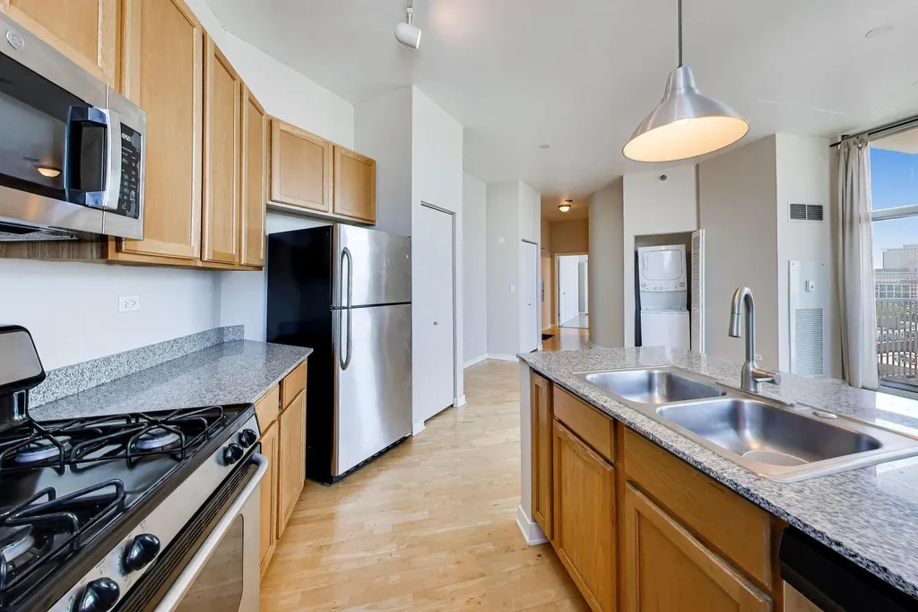 1600 South Indiana Avenue Chicago IL 60616