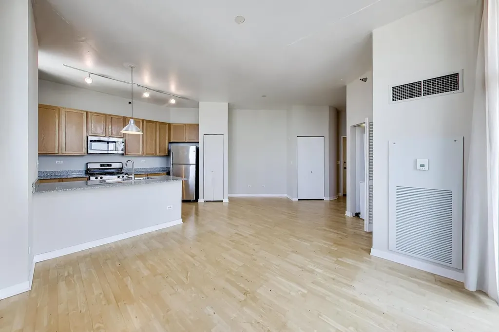 1600 South Indiana Avenue Chicago IL 60616