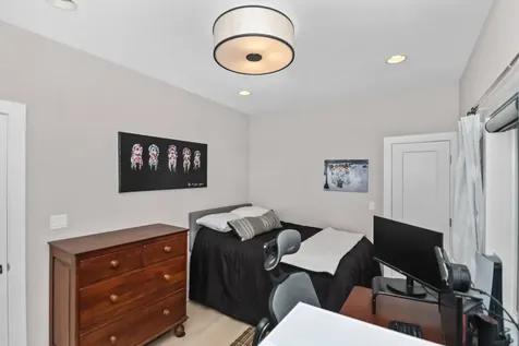 904 South Miller Street Chicago IL 60607