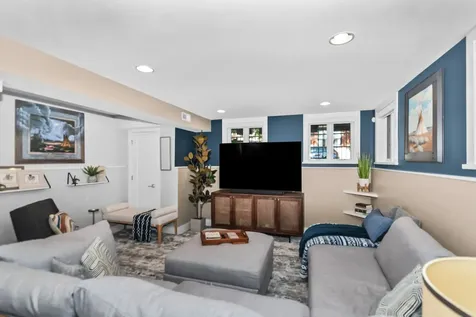 904 South Miller Street Chicago IL 60607