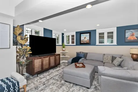904 South Miller Street Chicago IL 60607