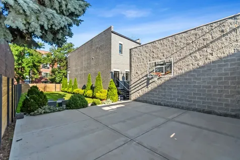 904 South Miller Street Chicago IL 60607