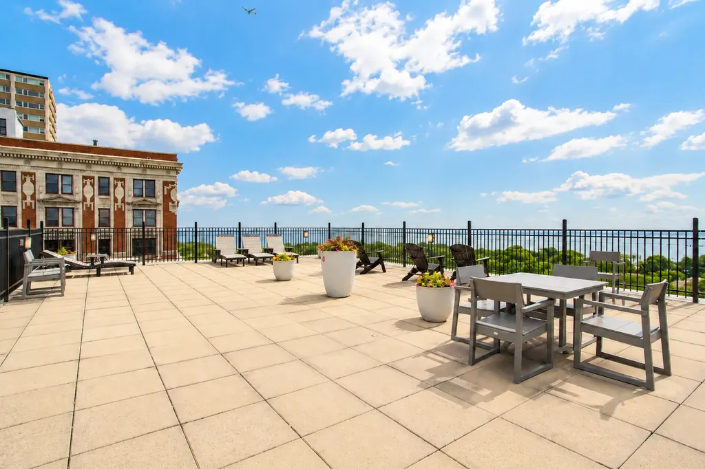 4980 North Marine Drive Chicago IL 60640