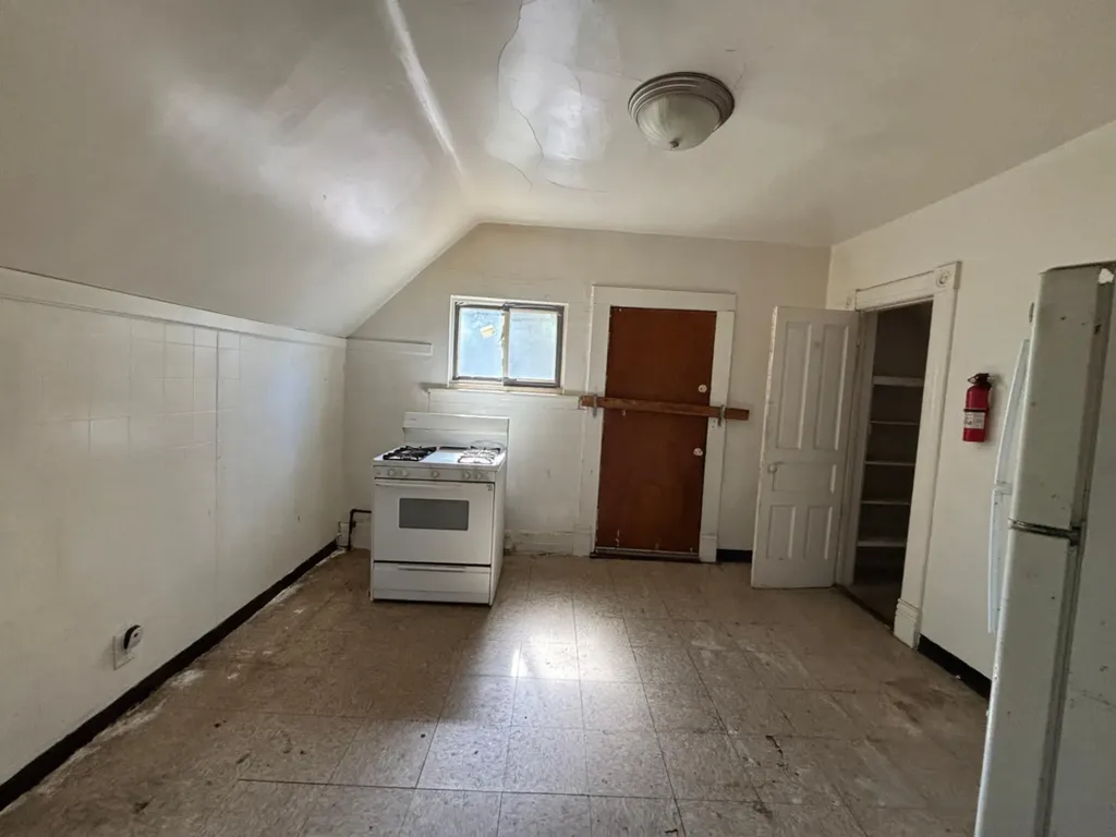 6942 South Eggleston Avenue Chicago IL 60621