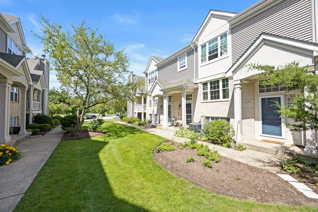 2625 Woodmere Drive Darien IL 60561