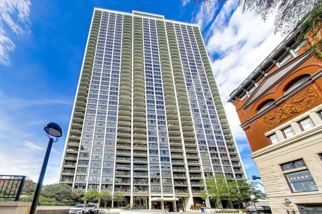 1560 North Sandburg Terrace Chicago IL 60610