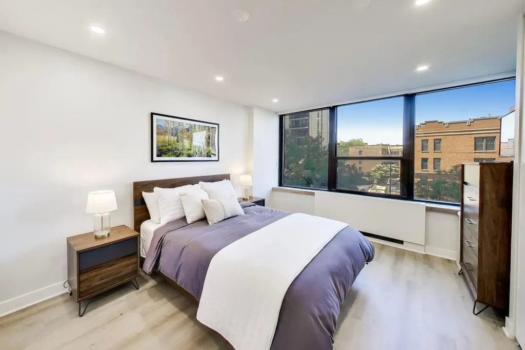 1560 North Sandburg Terrace Chicago IL 60610