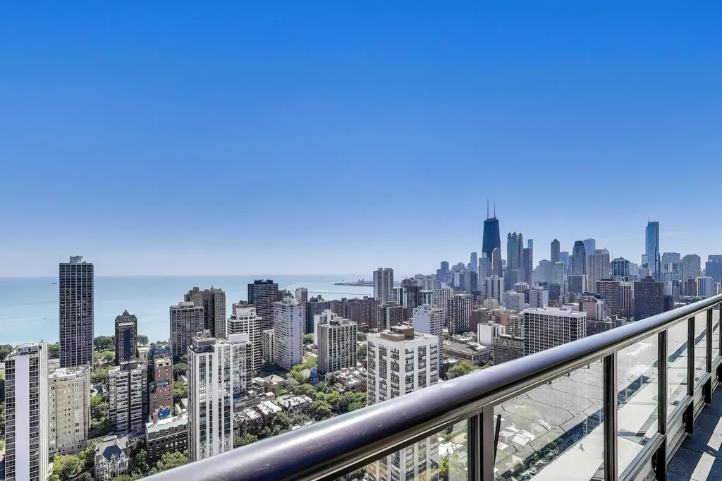 1560 North Sandburg Terrace Chicago IL 60610