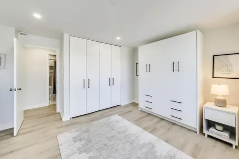 1560 North Sandburg Terrace Chicago IL 60610