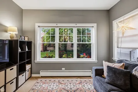 616 Hinman Avenue Evanston IL 60202