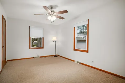 528 Ames Street Libertyville IL 60048