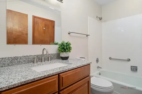 528 Ames Street Libertyville IL 60048