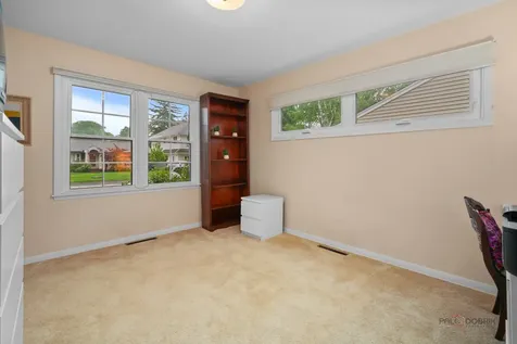 528 Ames Street Libertyville IL 60048