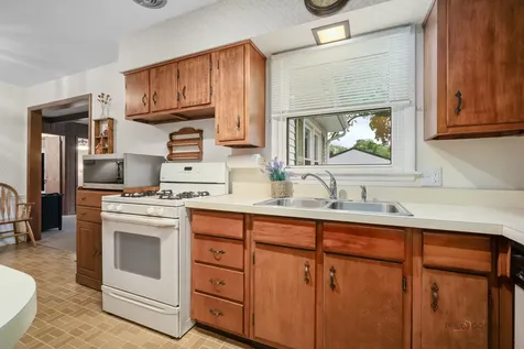 528 Ames Street Libertyville IL 60048
