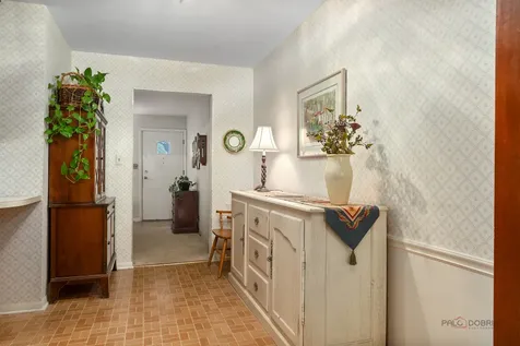 528 Ames Street Libertyville IL 60048