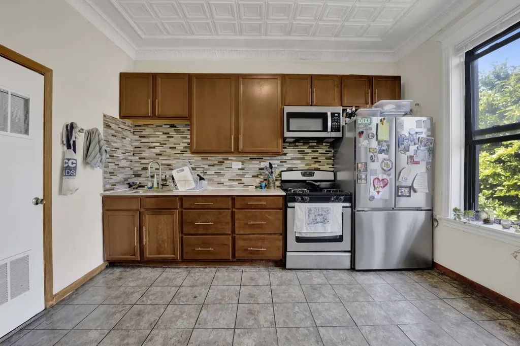 1406 West Flournoy Street Chicago IL 60607
