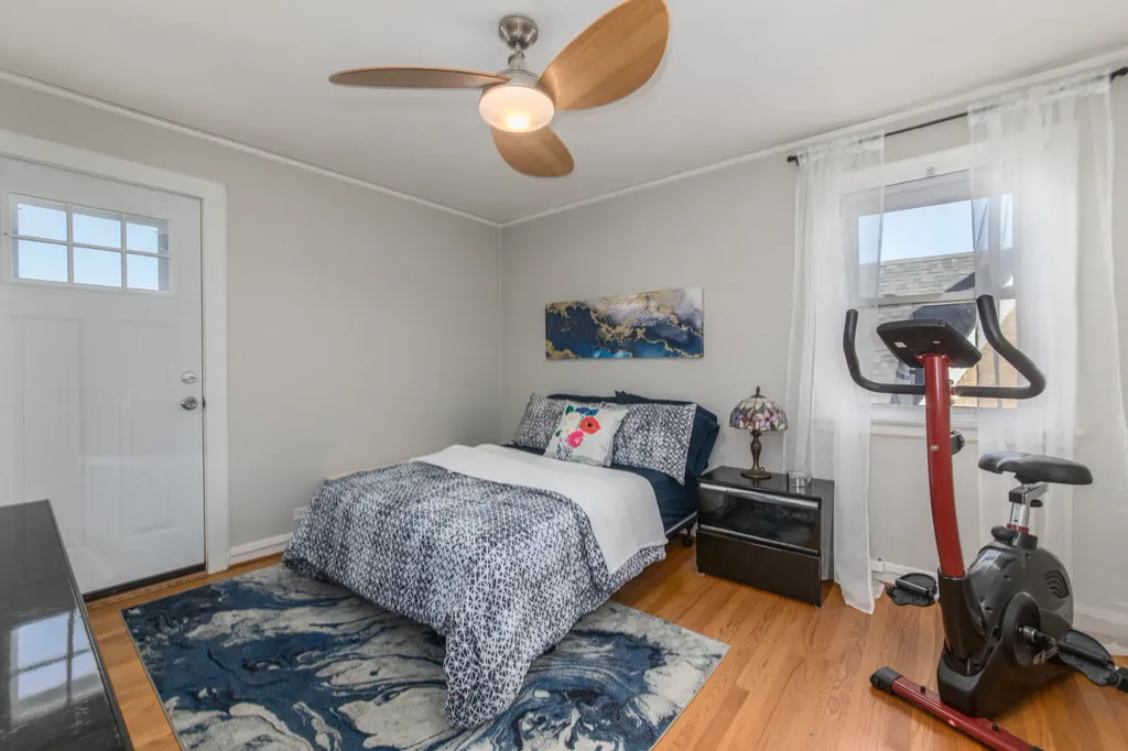 3312 North New England Avenue Chicago IL 60634