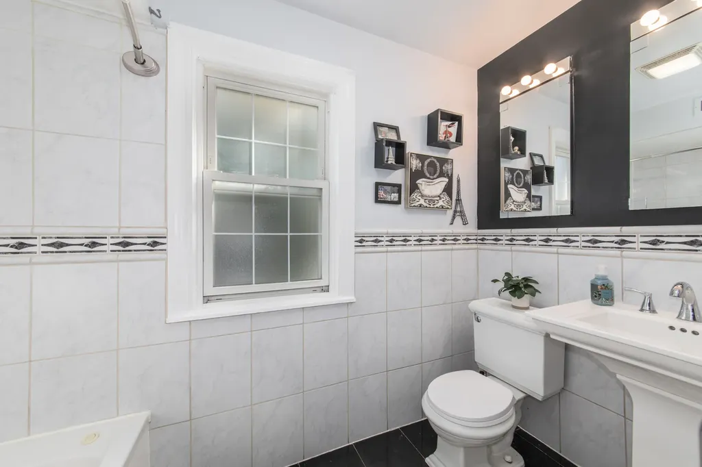 3312 North New England Avenue Chicago IL 60634
